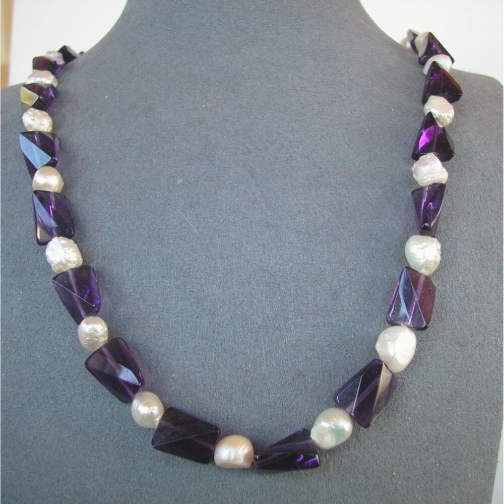 Amethyst & Freshwater Pearl Necklace 22"
